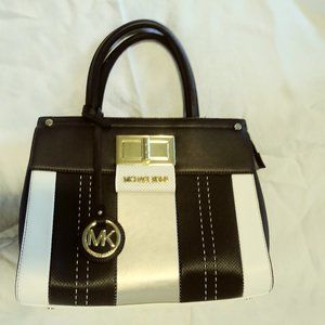 Michael Kors large purze